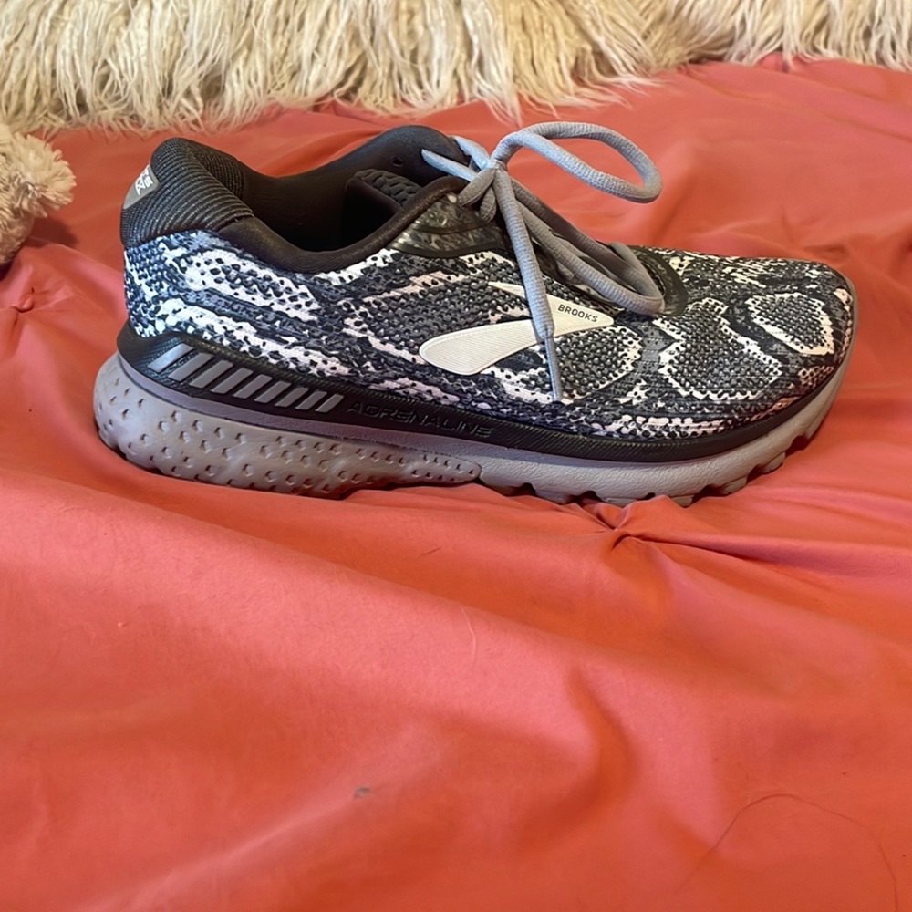 Brooks GTS XXX
